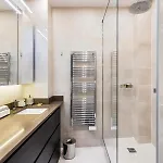 Luxury Louvre Ii Daire