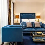 Luxury Louvre Ii