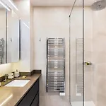 Luxury Louvre Ii *